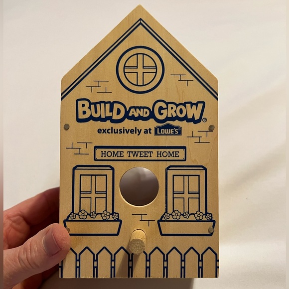 Build and Grow Wooden Birdhouse Kit Stick on Window to View Birds Upclose - Picture 2 of 8